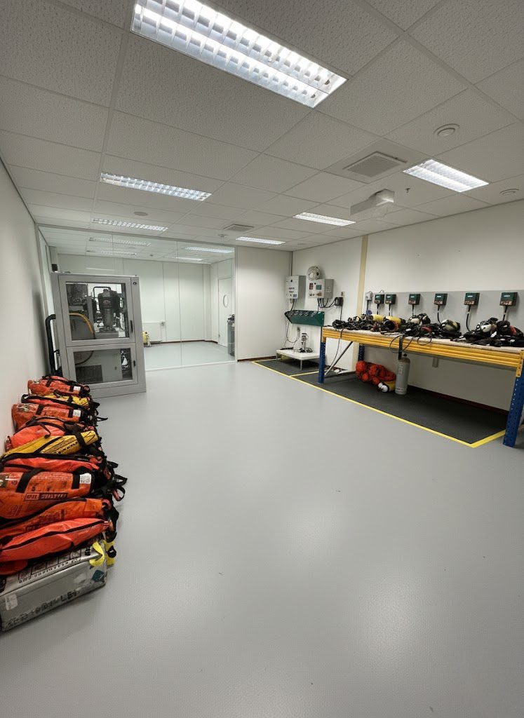 Workbenches and equipment in the breathing-apparatus service area