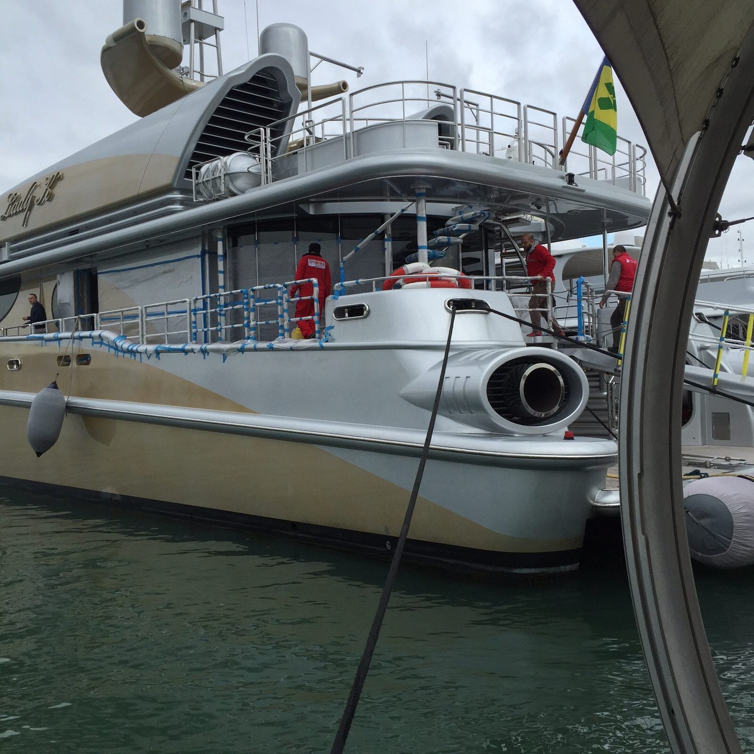 Yacht alongside for marine service attendance